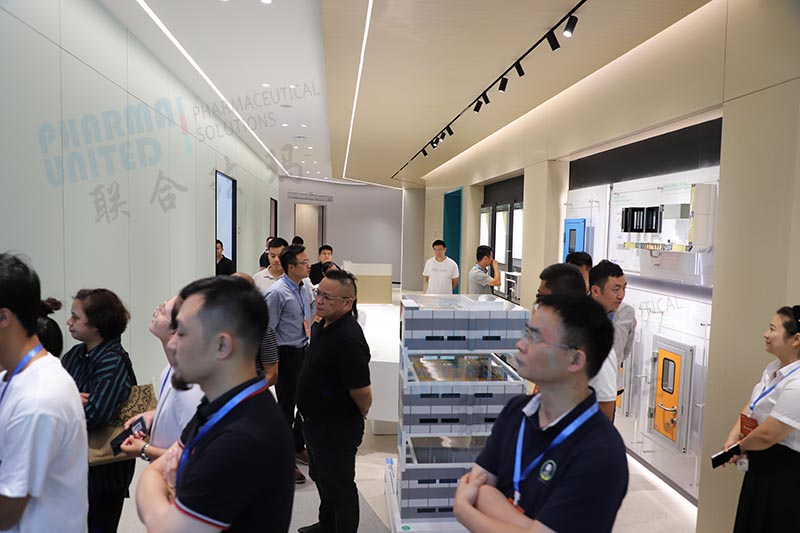 Una visita di successo da parte di colleghi del settore a Pharma United Co., Ltd.